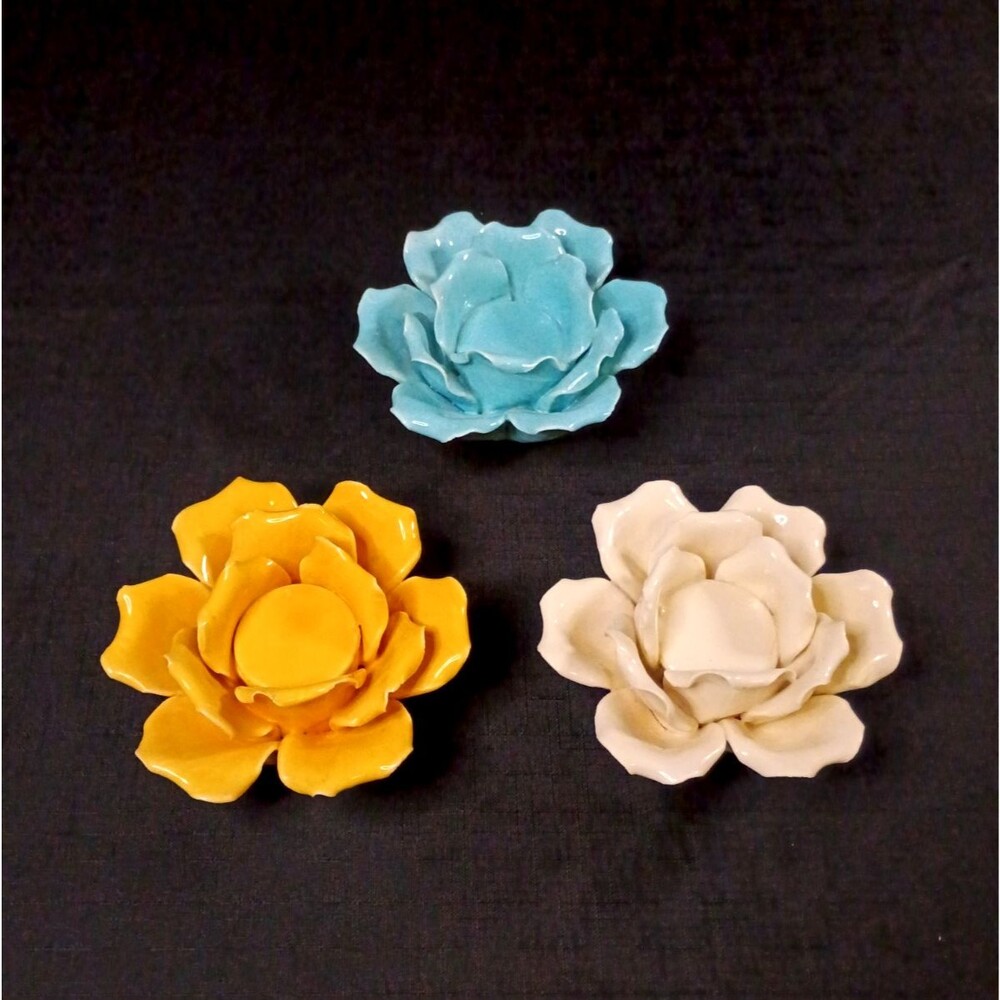 Set of 3 Glossy Ceramic Lotus Flower Tea Light Candle Holders Small Freestanding